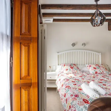 Edules Aparthotel 4*